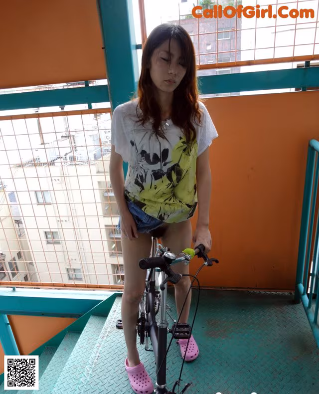 Eri Nakano - Biglabia Goddess Assfucking